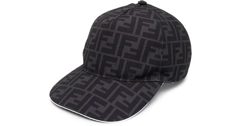 casquette fendi noir.